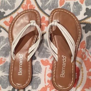 Bernardo Miami White Leather Sandal - Size 8